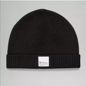 NWT LULULEMON FOLD UP BLACK KNIT BEANIE